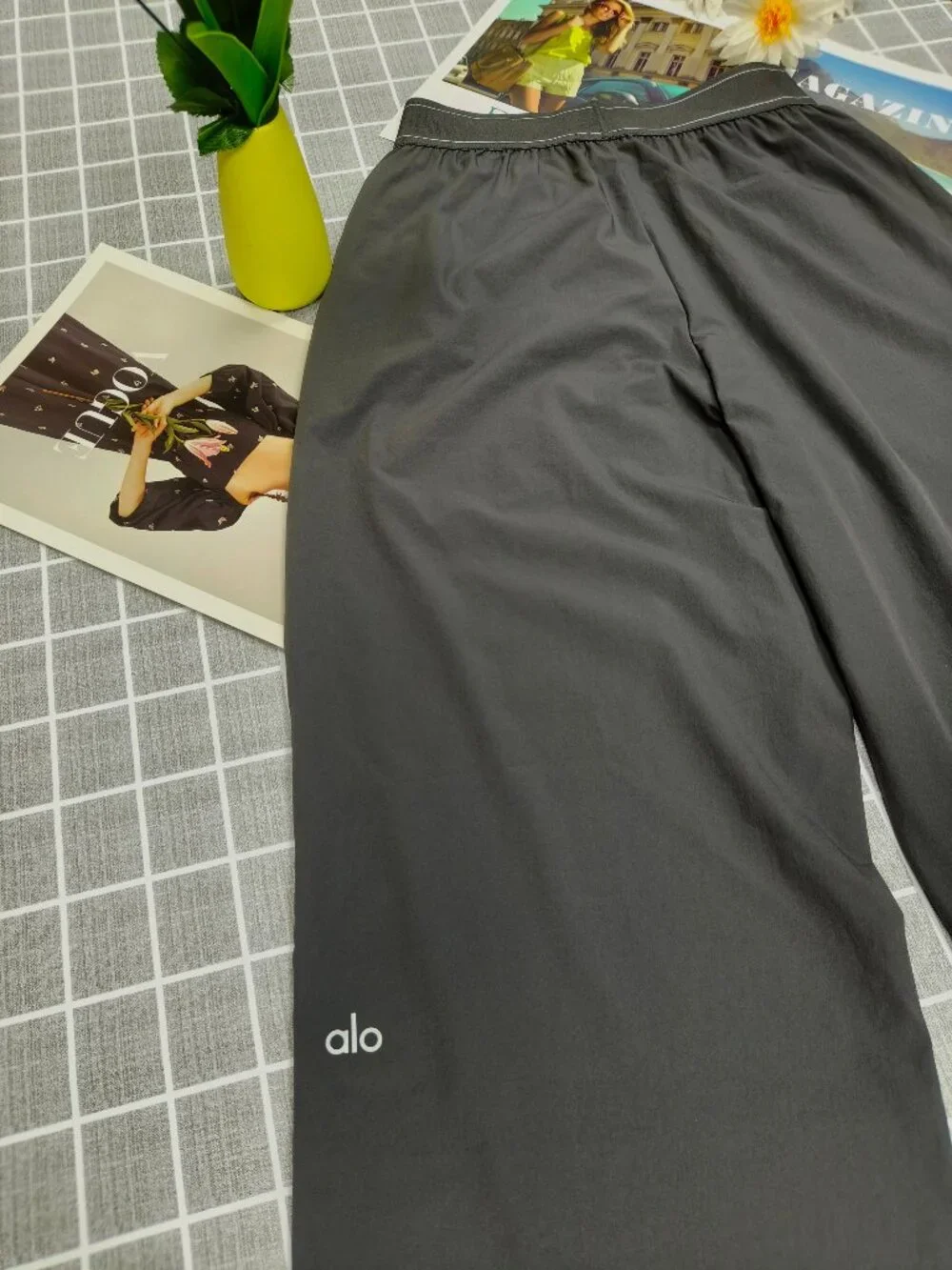 Brand New Alo Yoga💯Comfortable Trouser Deep Gray 30-inch (Regular)🥰
